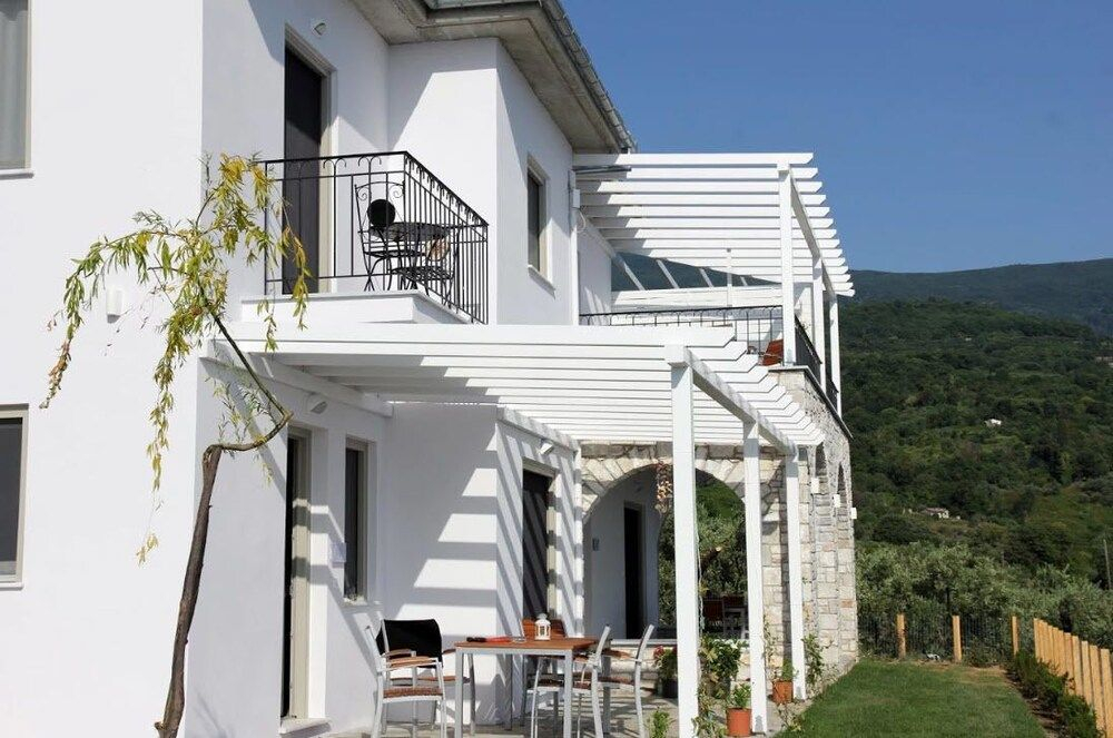 Moses Villa