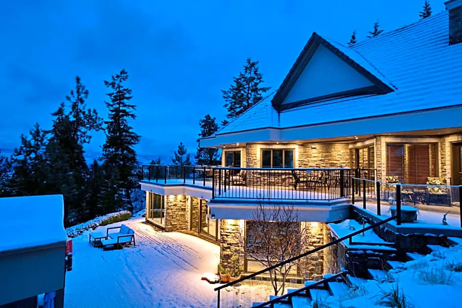 Honeymoon Suite