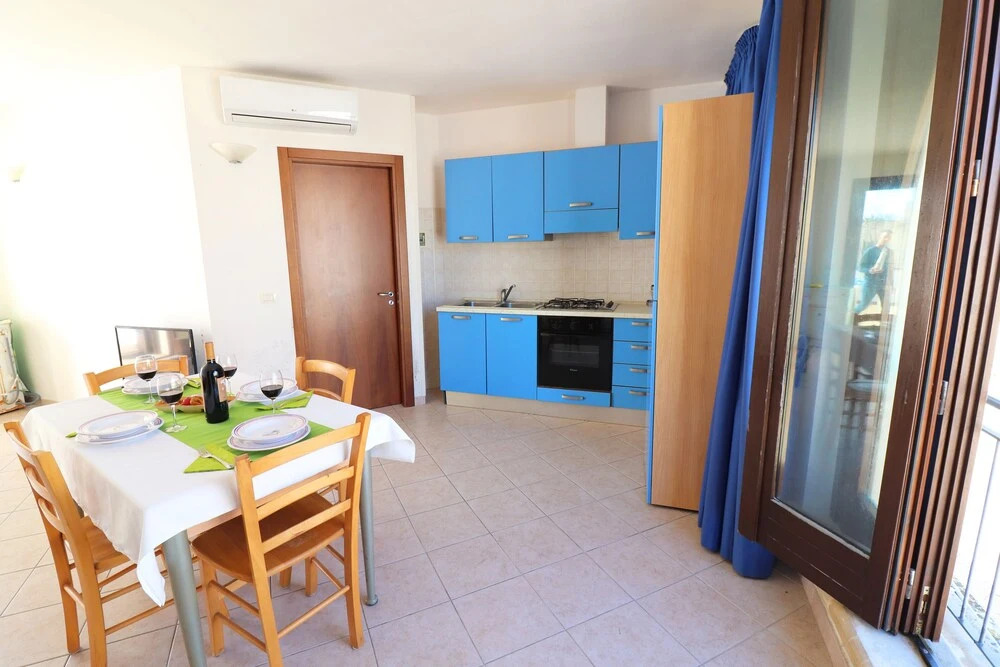 Flat Desirè Close To Beaches with Sight Castle, Terrace, Wi-Fi