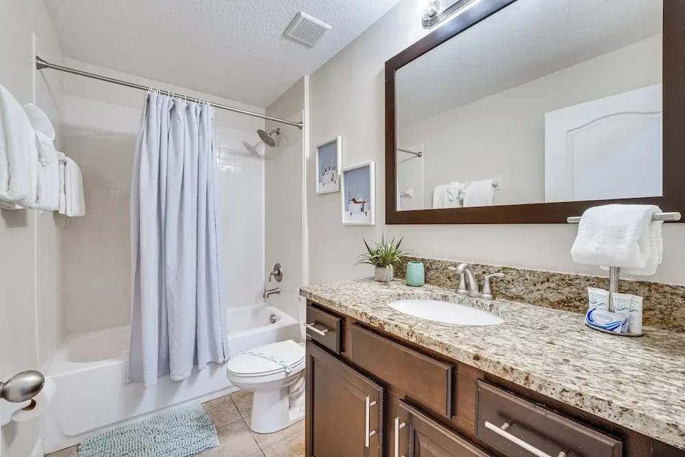 7 Mi to Disney: Davenport Townhome w/ Patio & Pool