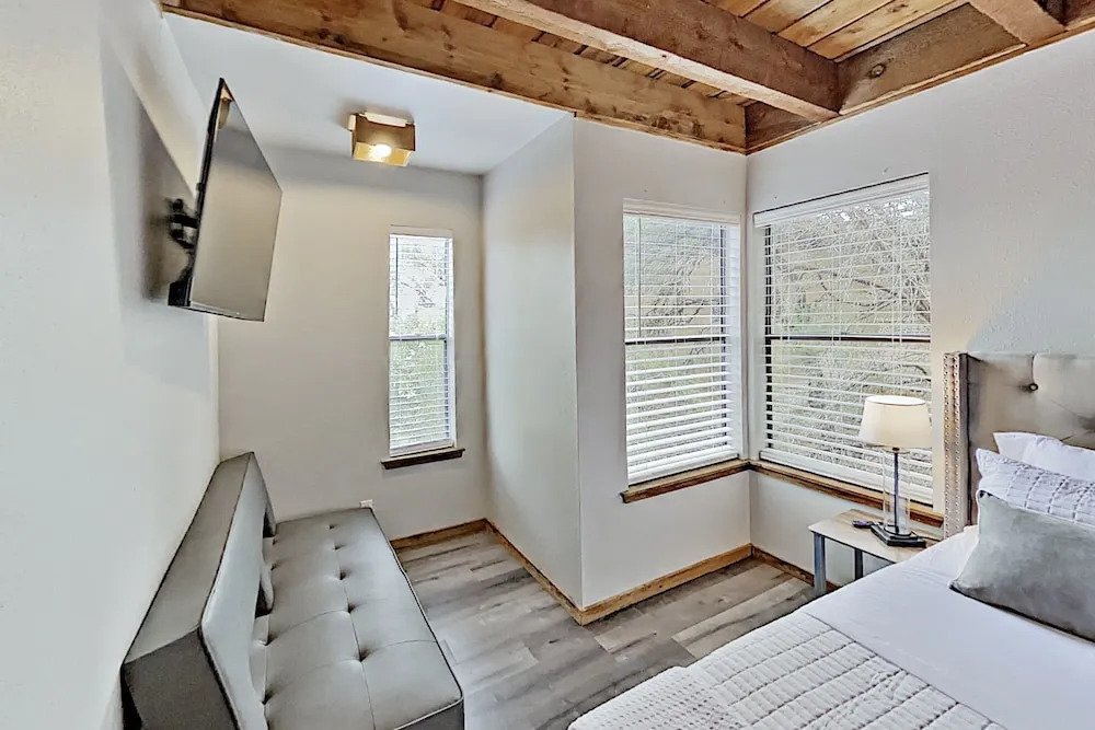 1013cove 3 Bedroom Home