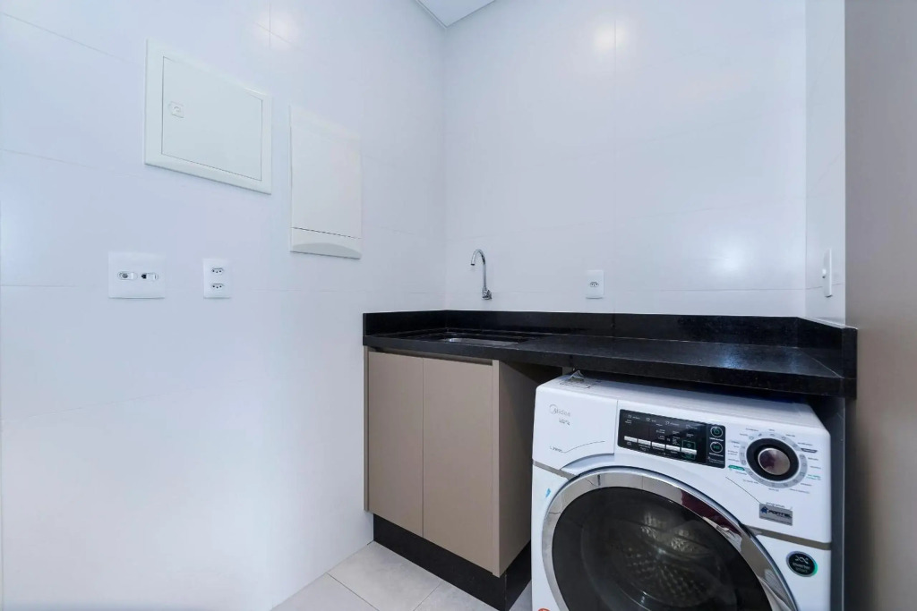 Porto Madero 303 - Apartamento no centro de Bombinhas - Rooftop com piscina e academia - À poucos metros da praia