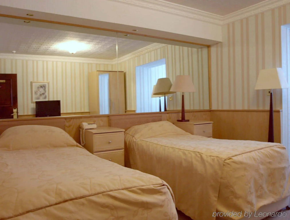 Clifton Park Hotel