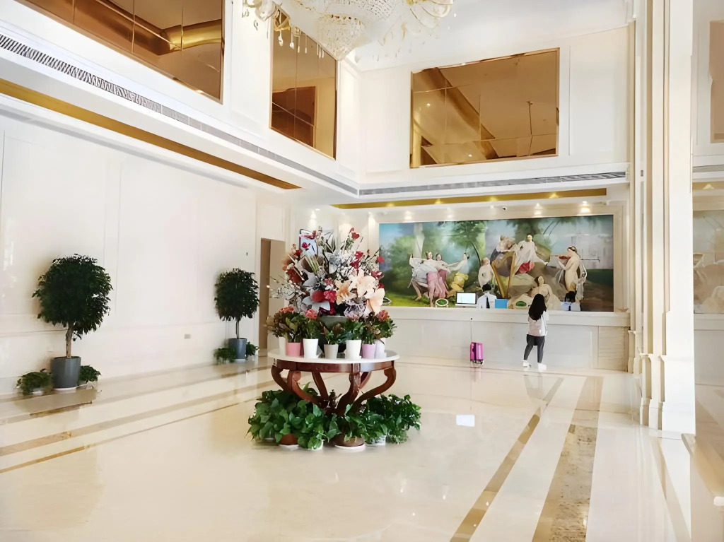 Vienna International Hotel (New Economic Development Zone store of Nanchang West Railway Station)