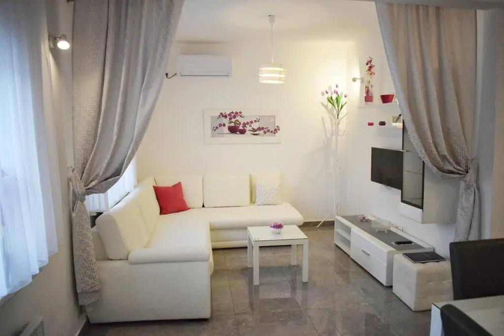 Apartment Radalj