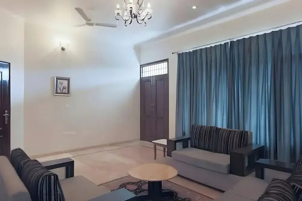 Hotel Amrapali