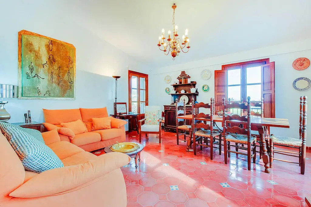 Cottage, Consell In Consell