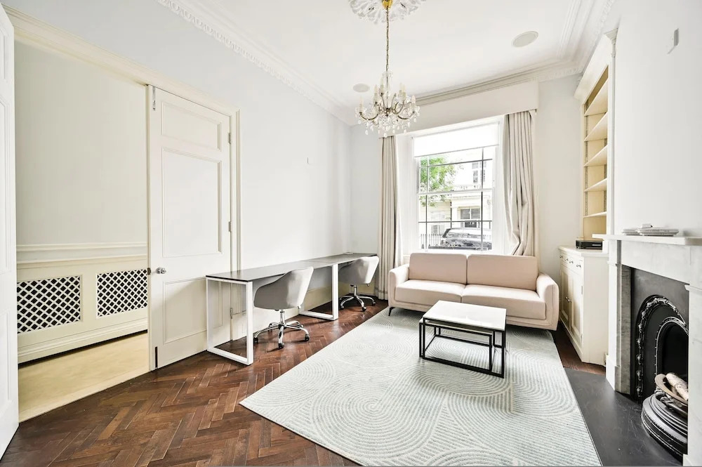 5 Beds House - 5 Mins to Victoria Station