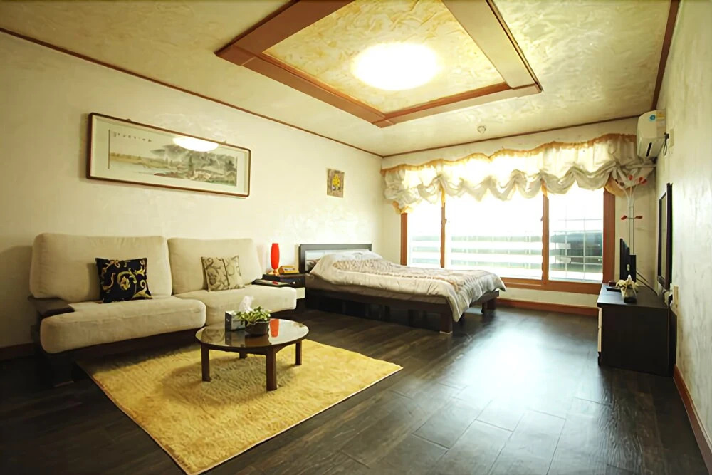 Jecheon Sineka Green Plant Pension