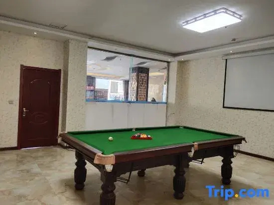 Yipai Chain Hotel (Qi County Bus Station)