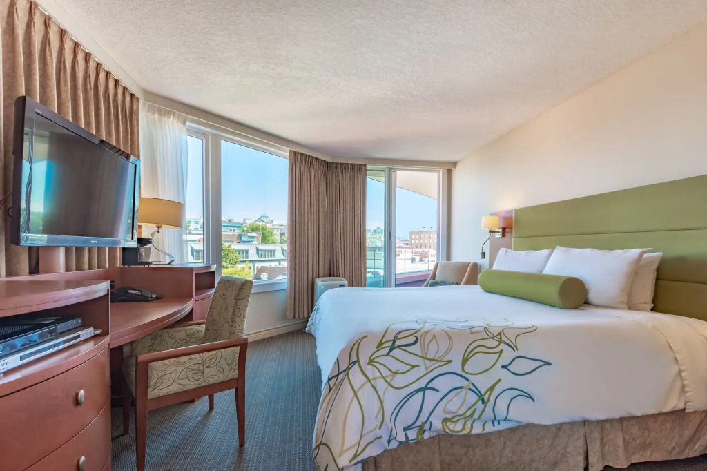 Victoria Regent Waterfront Hotel & Suites