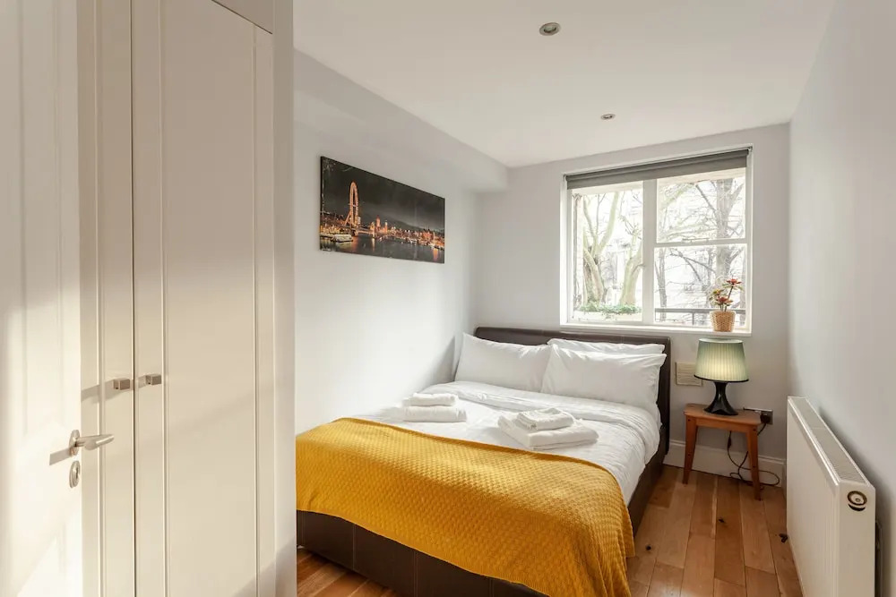 3 Bedrooms  Apartment  Central London