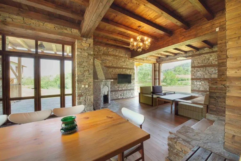 Leshten Guest Homes