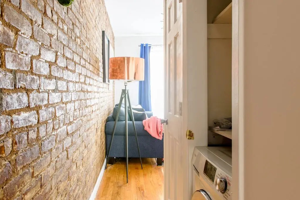 26-3b 1BR Prime 20 s WD in Unit Courtyard