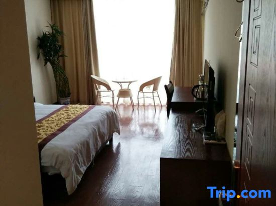 Yinhe Holiday Hotel