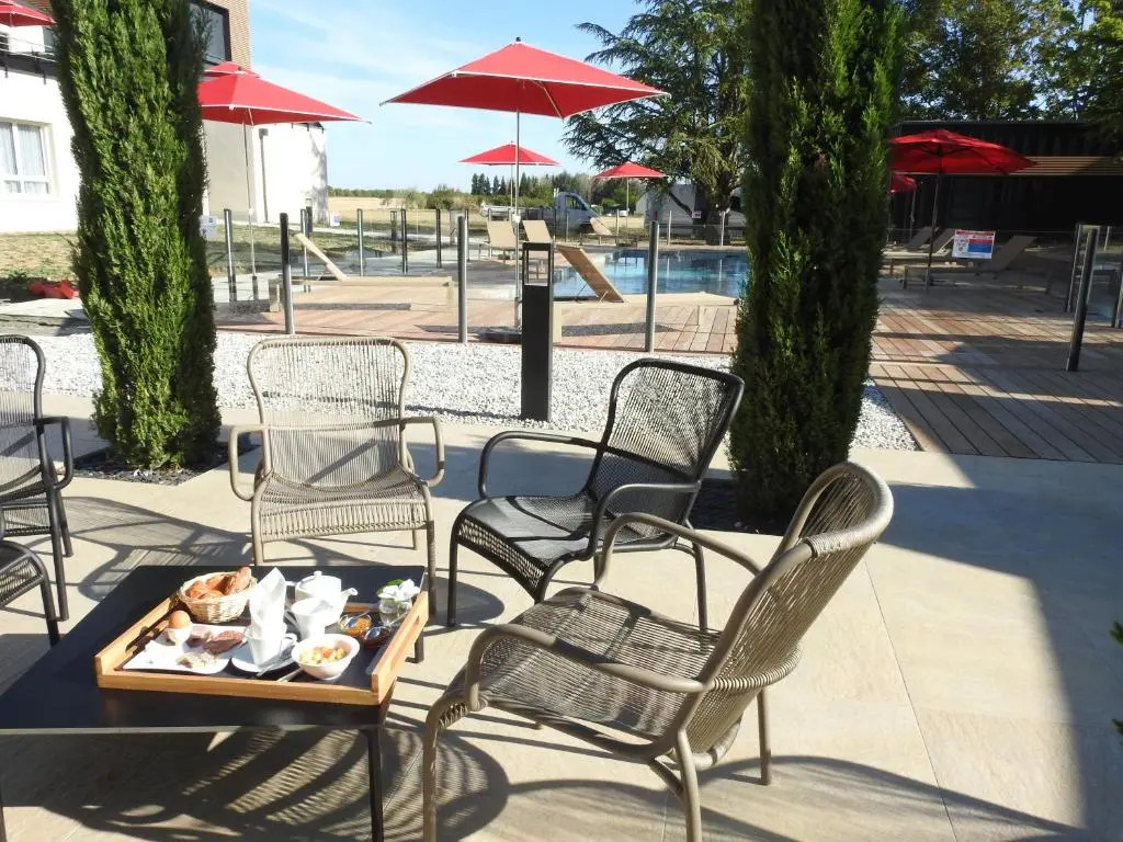Logis Hotel Relais Saint Jacques - Châteauroux