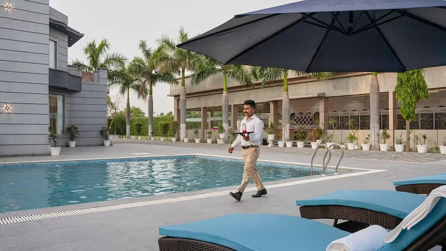 Clarks Inn Bichpuri, Agra
