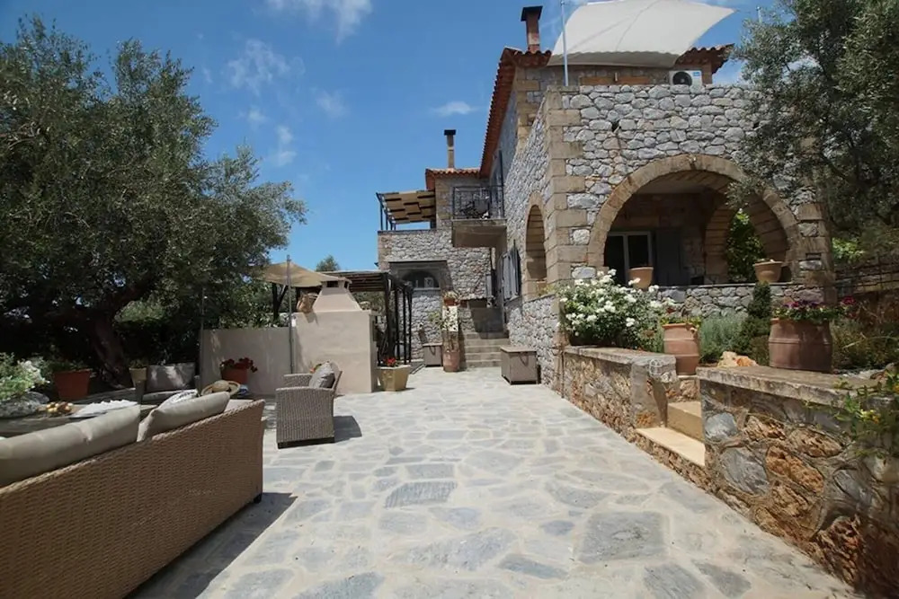 Semi Detached Stone House Great Location