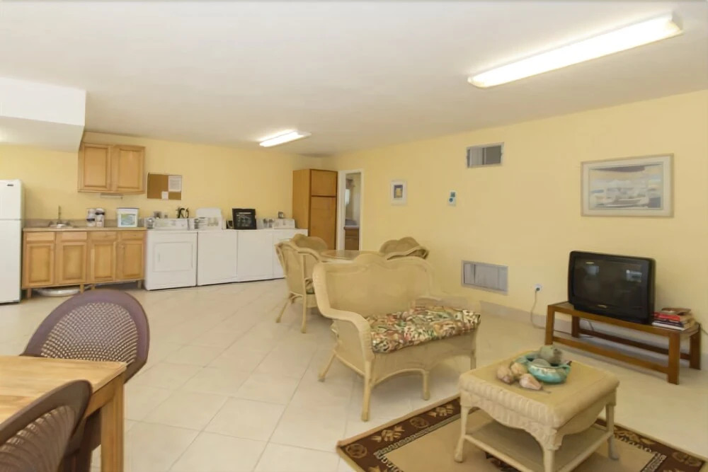 Palm Cay 4