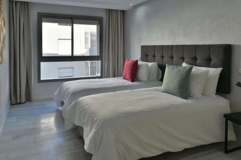 Le Yacht Suites Hotel
