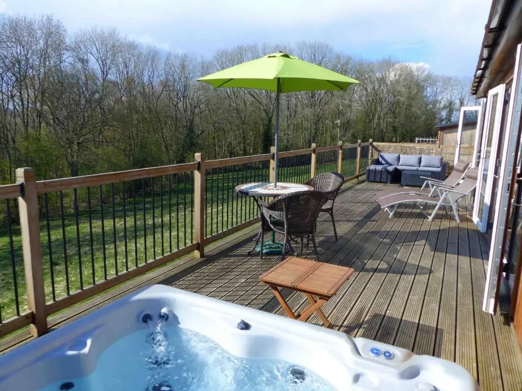 Ash Lodge - Romantic Luxury Hot Tub Break