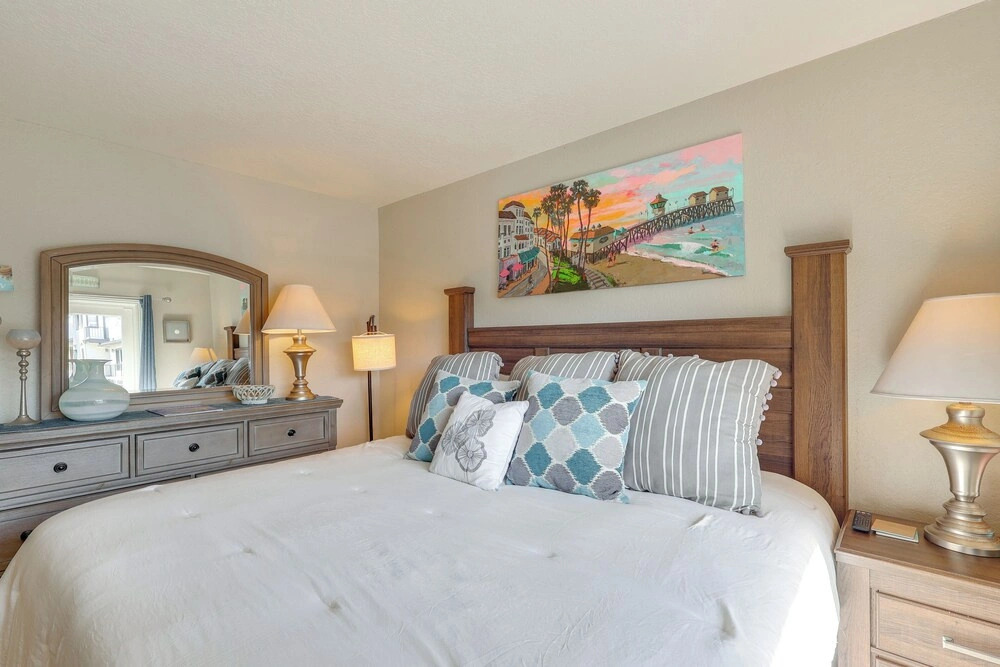 Walk to Beach + Pier: San Clemente Family Getaway