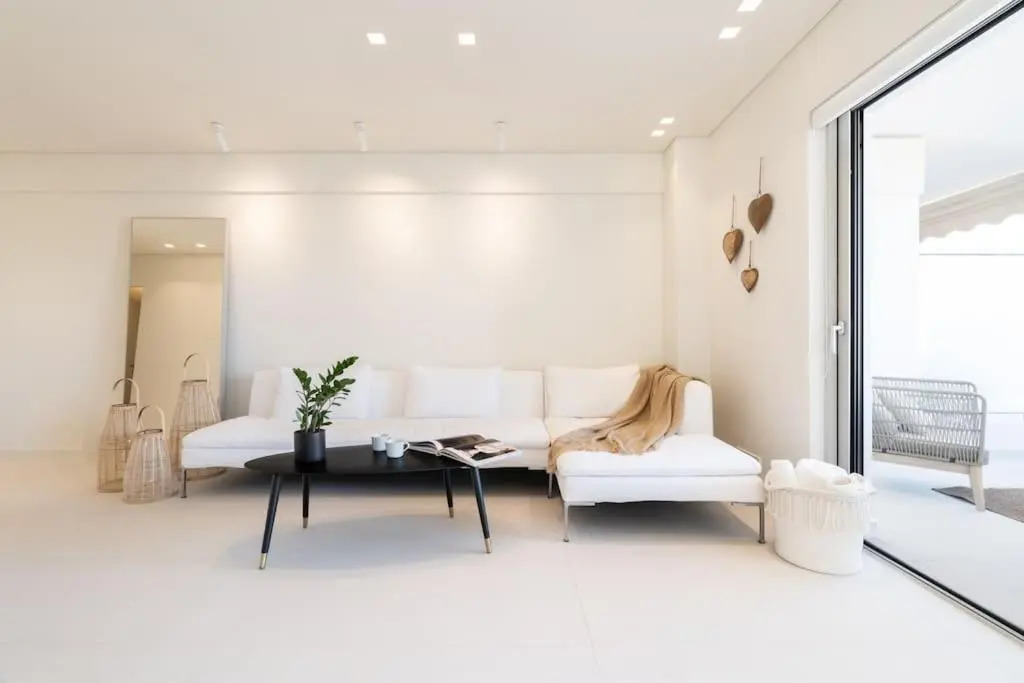2BD Boho Sea View Apartment by The Olon
