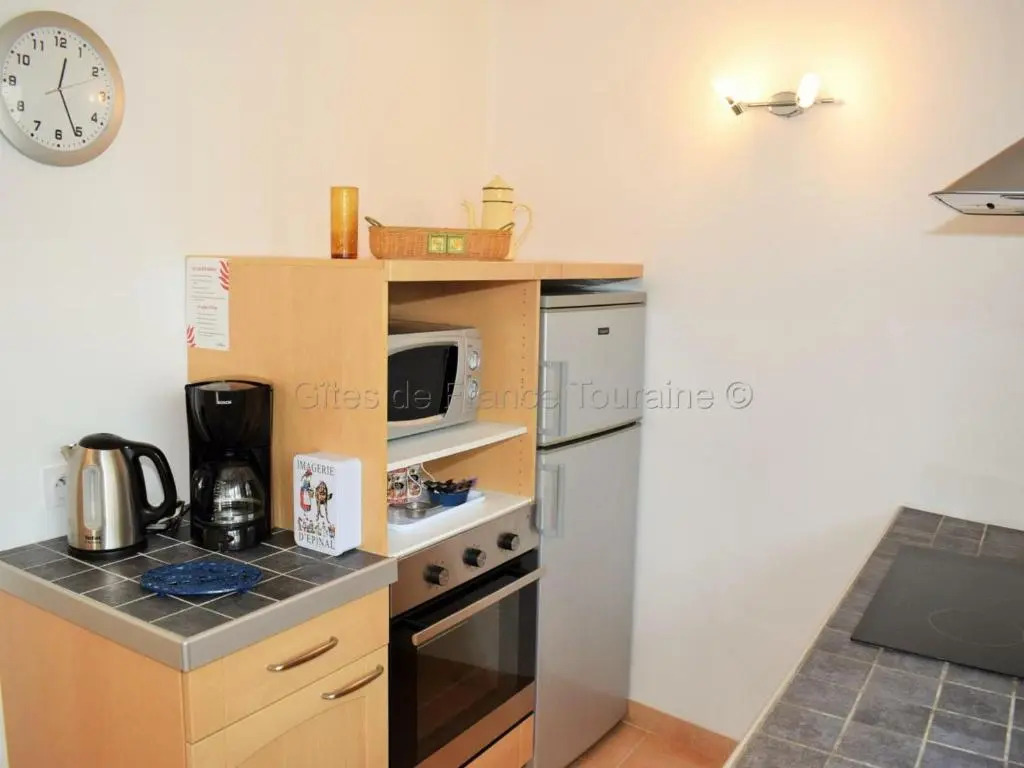 Gîte cosy en tuffeau, rénové, au cœur de la Touraine, proche châteaux, cour privative, vélos, non-fumeur - FR-1-381-209