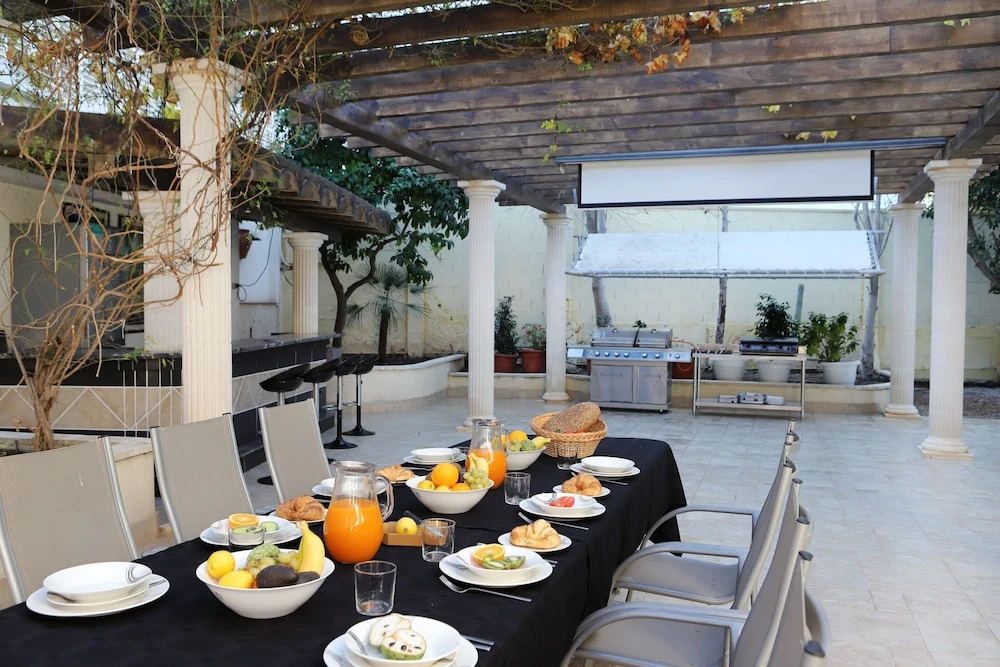 DREAM VILLA IN ALBIR BLUELINE