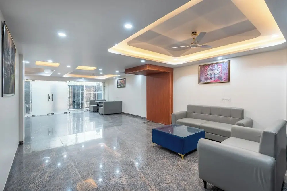 FabHotel Comfort N Stay - Huda City Centre Metro