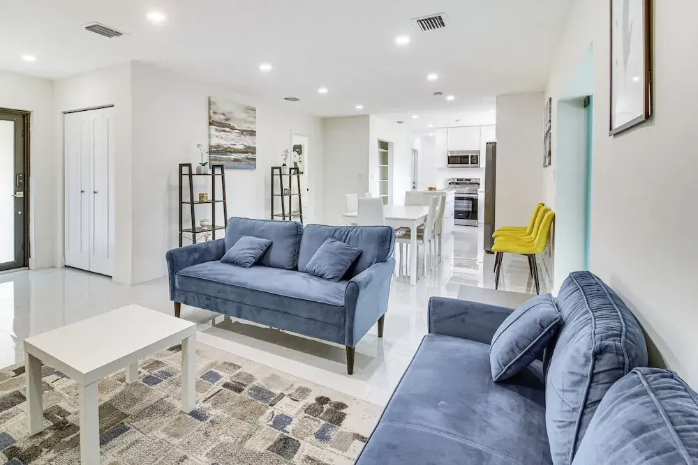 5 Mi to Beach: Group Getaway w/ Yard in Miami