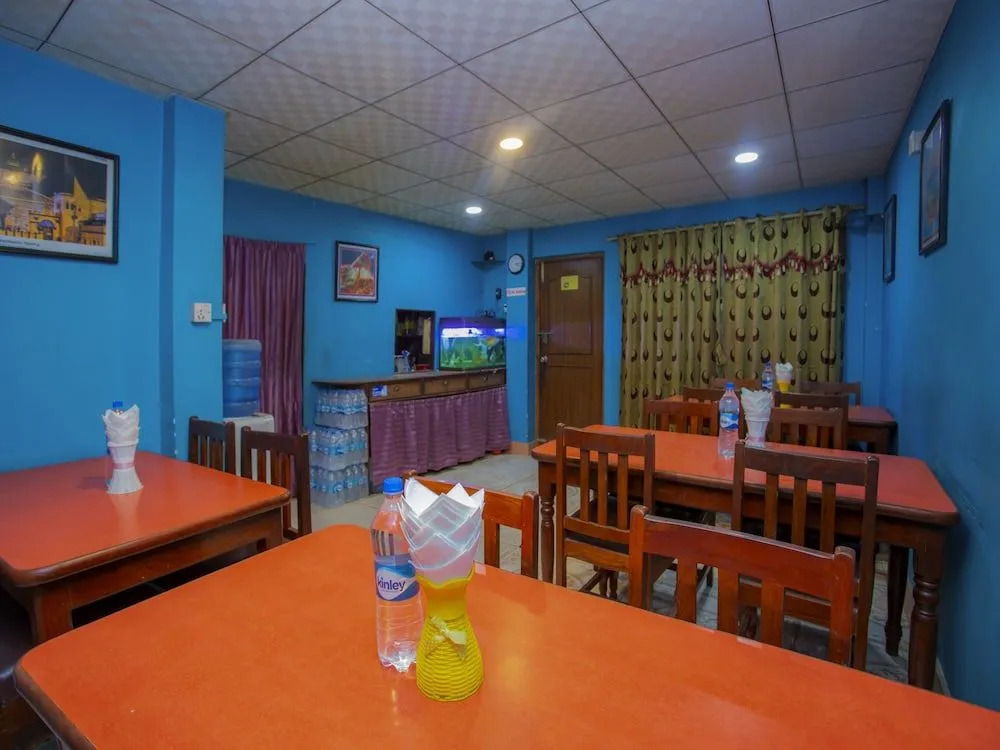 OYO 305 Hotel Gauri
