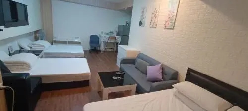 EZ Stay Hotel