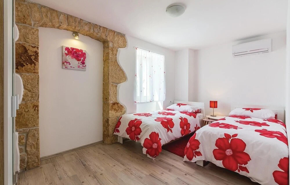 Nice Home in Peruski With Wifi and 3 Bedrooms