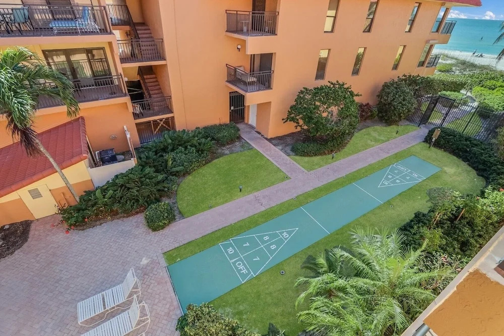 Playa Encantada 214 2 Bedroom Condo by RedAwning