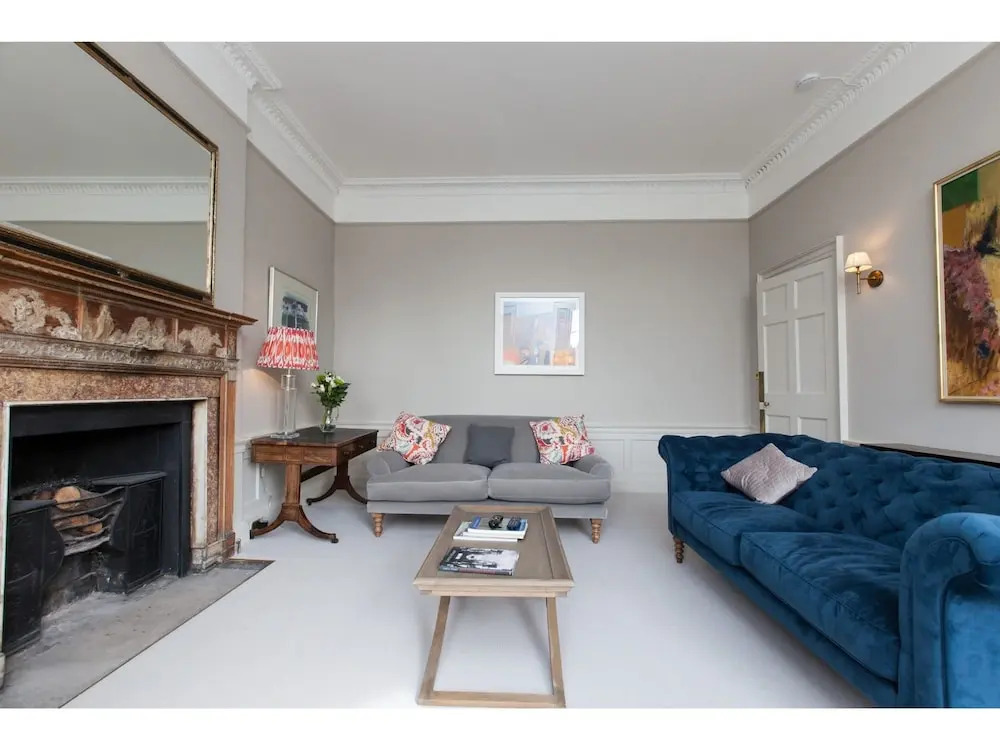 Central, Spacious 3BR Edinburgh Flat For 6