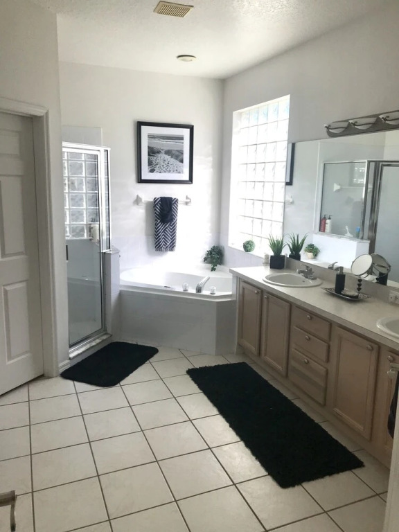 Large 3 Bedroom Home 15 Minutes From Walt Disney World