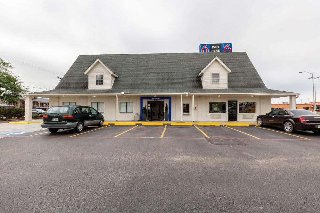 Motel 6-Webster, TX - Houston - Nasa Lake