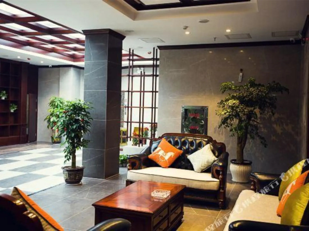 MOUSSIE HOTEL(Huaihua Third Middle School Municipal Committee Branch)
