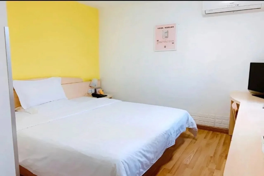 7Days Inn Chain Hotel (Guangzhou Beijing Road Gongyuanqian Subway Station)