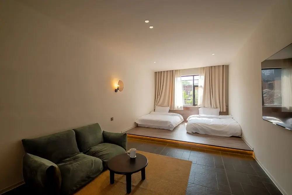 Cloud 9 Hotel