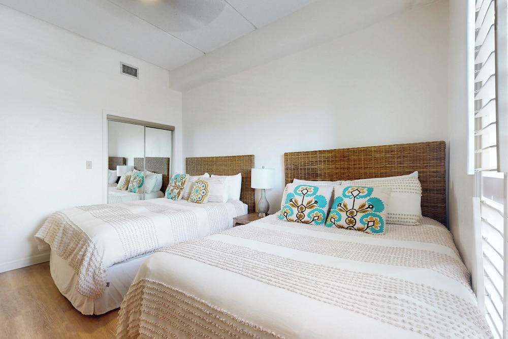 3BR All-suite Penthouse: Suntide III - Unit 1103