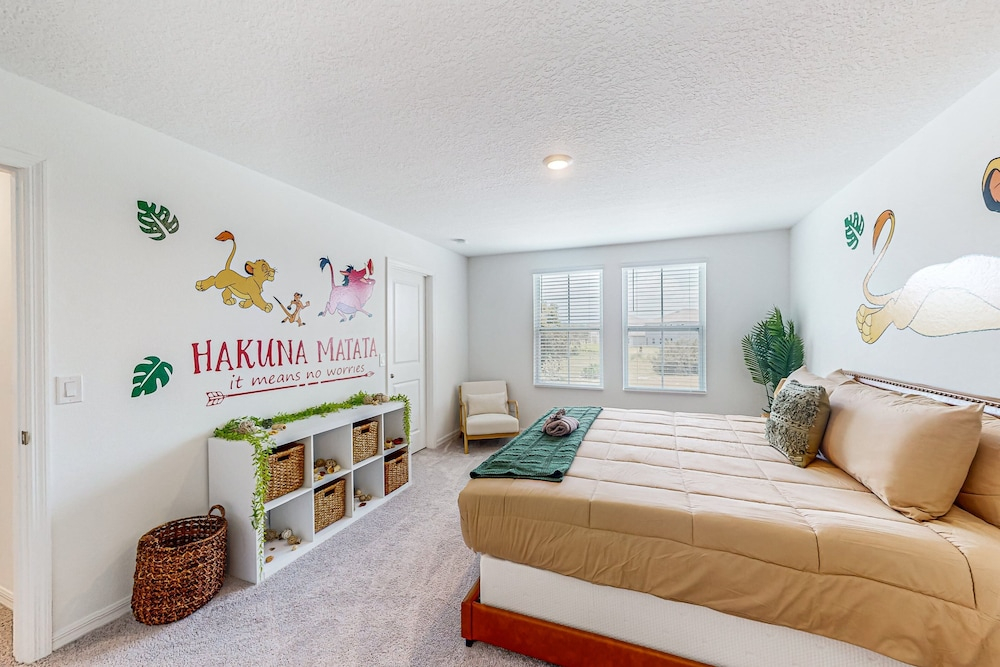 No Worries Retreat Disney-themed Townhouse in Davenport With Resort Amenities