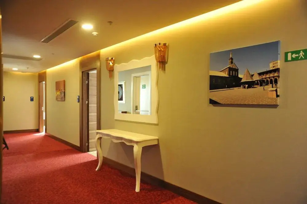 Asuris Hotel
