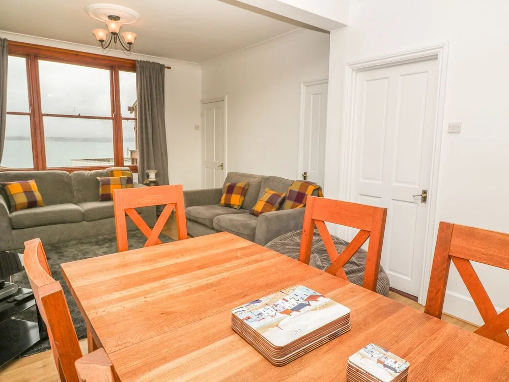 Gwavas Lakes