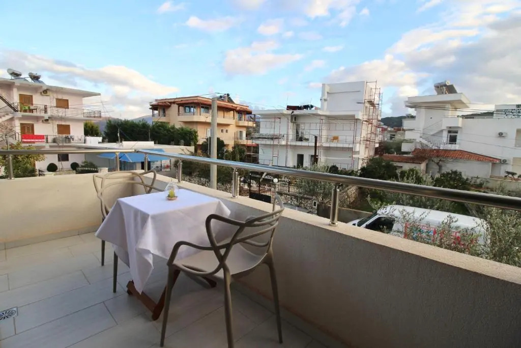 "Vision 4 Ksamil" Villa - Apartments and Rooms