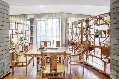 Chengdu Cloud Retreat Hotel(Dufu Thatched Cottage & Qingyang Palace Subway Station)