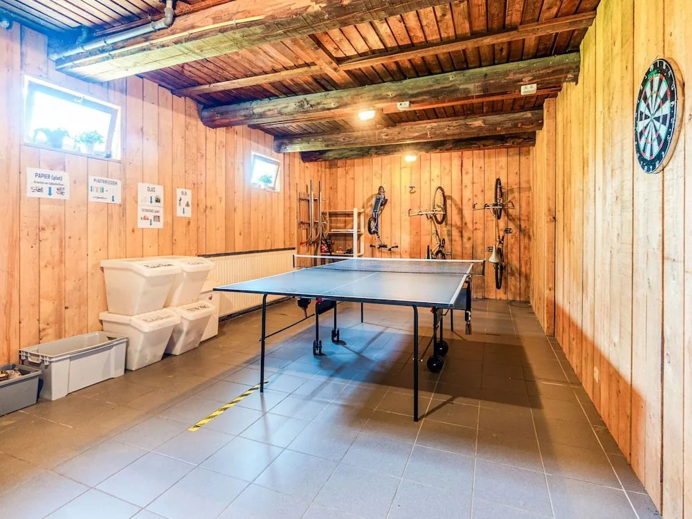 Quaint Chalet, Bernister