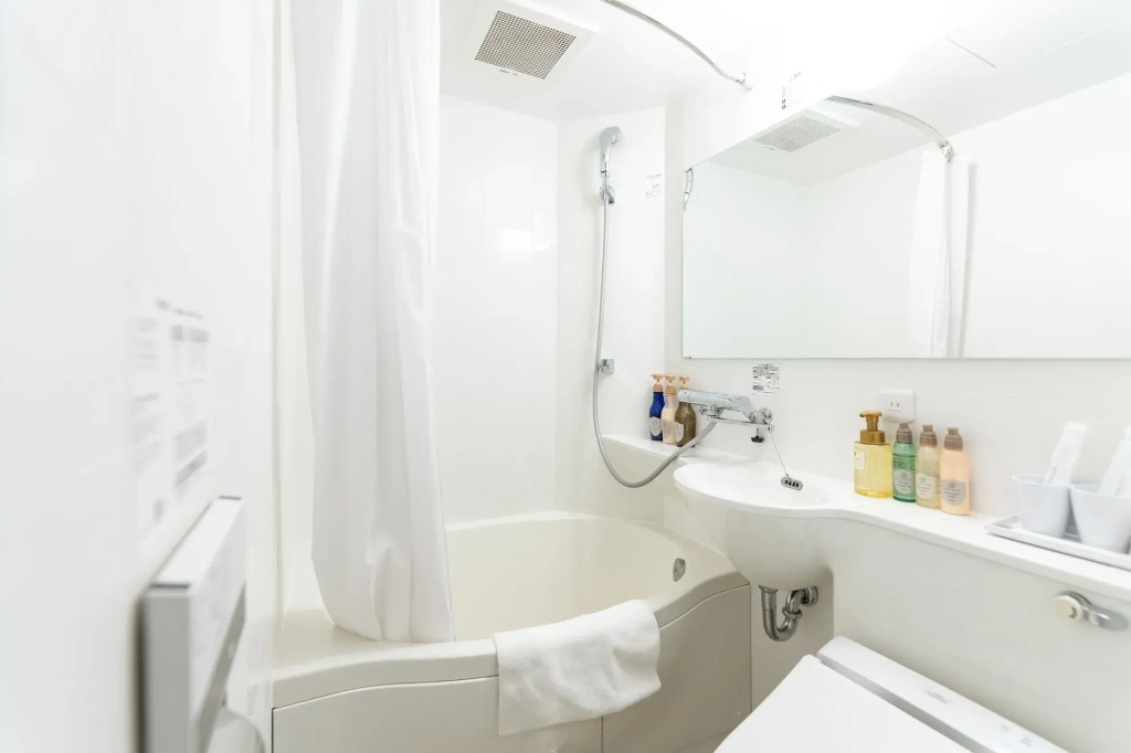 Hotel She, Osaka