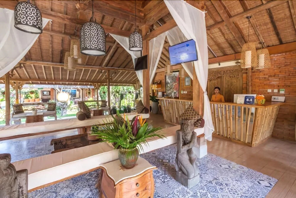 Super Value 3 Bed, Central Seminyak, Walk to Beach
